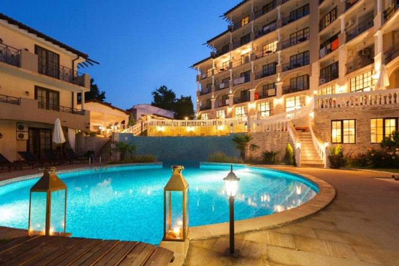 ApartmentFor Sale, Obzor