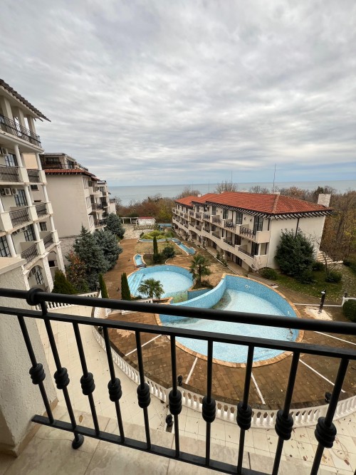 ApartmentFor Sale, Obzor