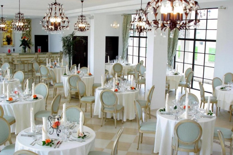 ApartmentFor Sale, Obzor