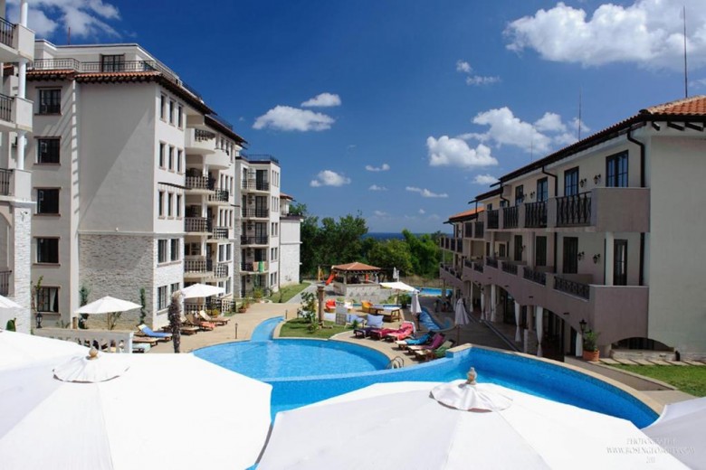 ApartmentFor Sale, Obzor