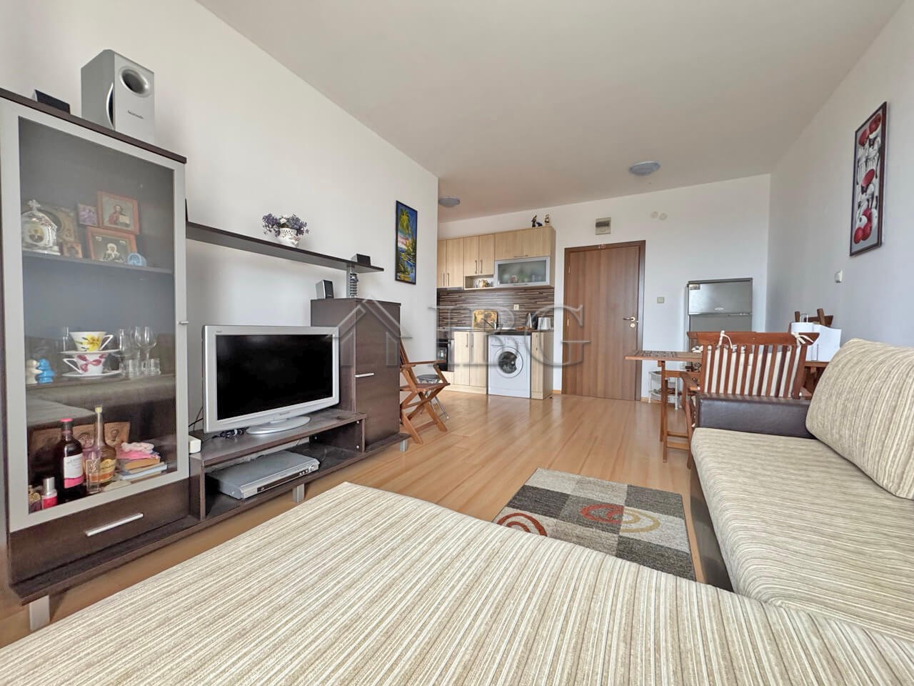 1 Bath, ApartmentFor Sale, Sunny Day 6