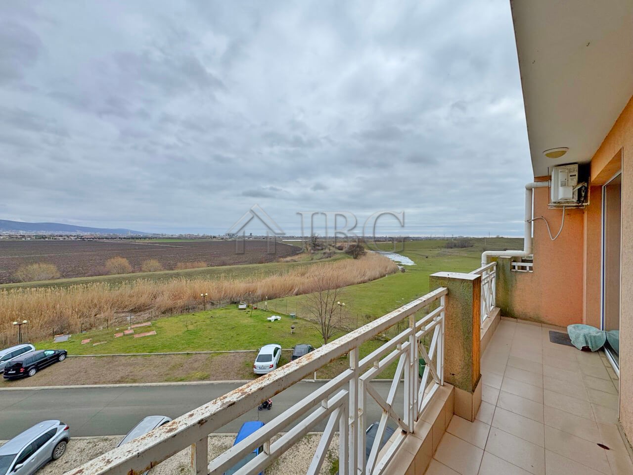 1 Bath, ApartmentFor Sale, Sunny Day 6