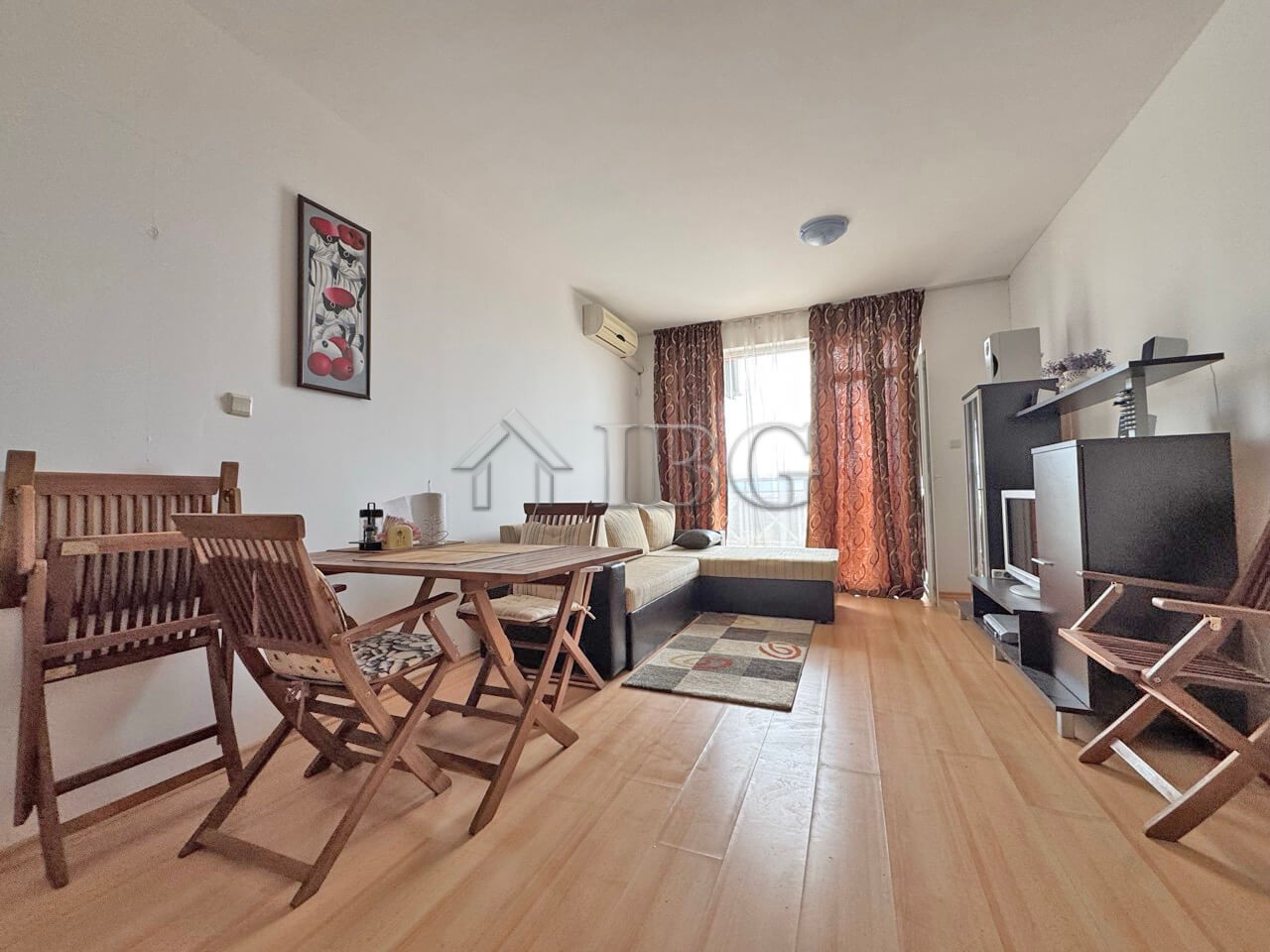 1 Bath, ApartmentFor Sale, Sunny Day 6