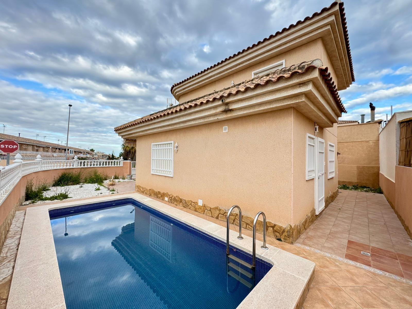 3 Bed, 2 Bath, HouseFor Sale, Torrevieja, Alicante