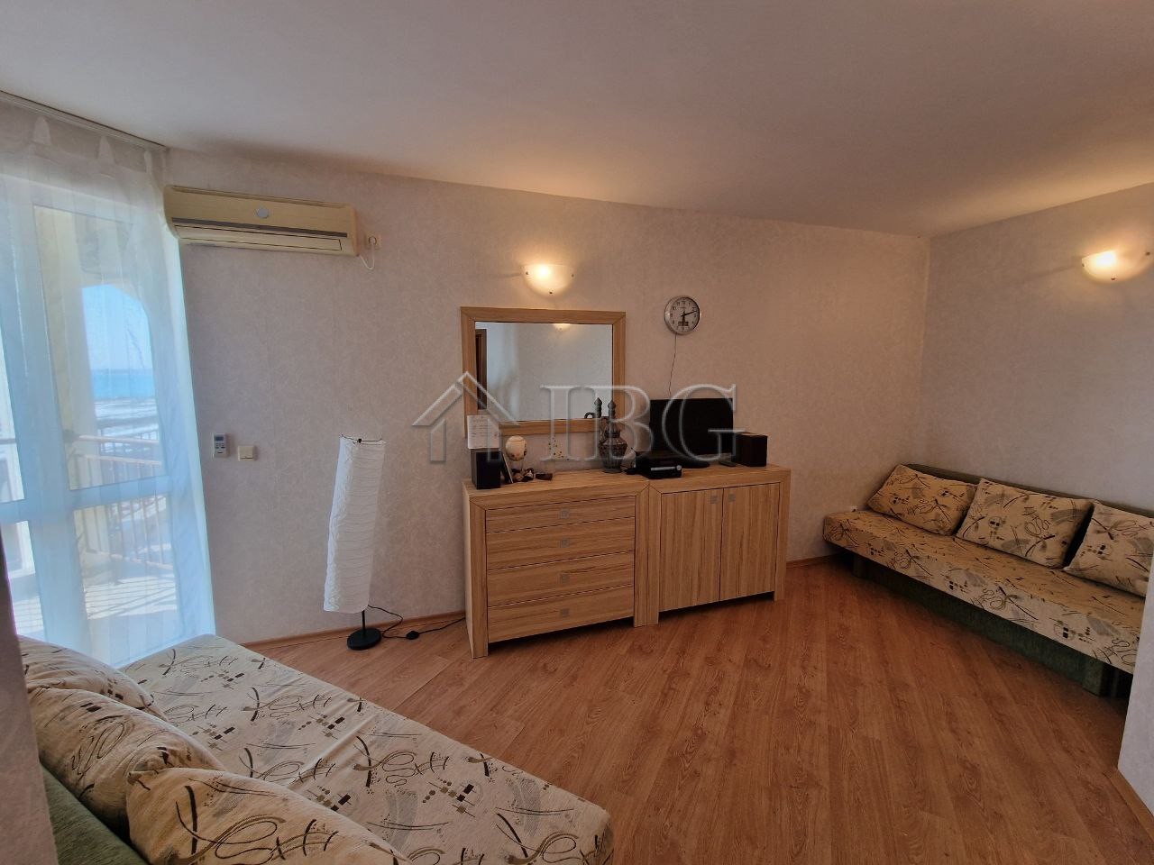 1 Bath, ApartmentFor Sale, Rutland Beach 1, Ulitsa
