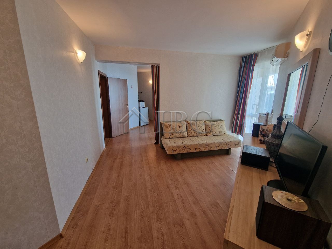 1 Bath, ApartmentFor Sale, Rutland Beach 1, Ulitsa