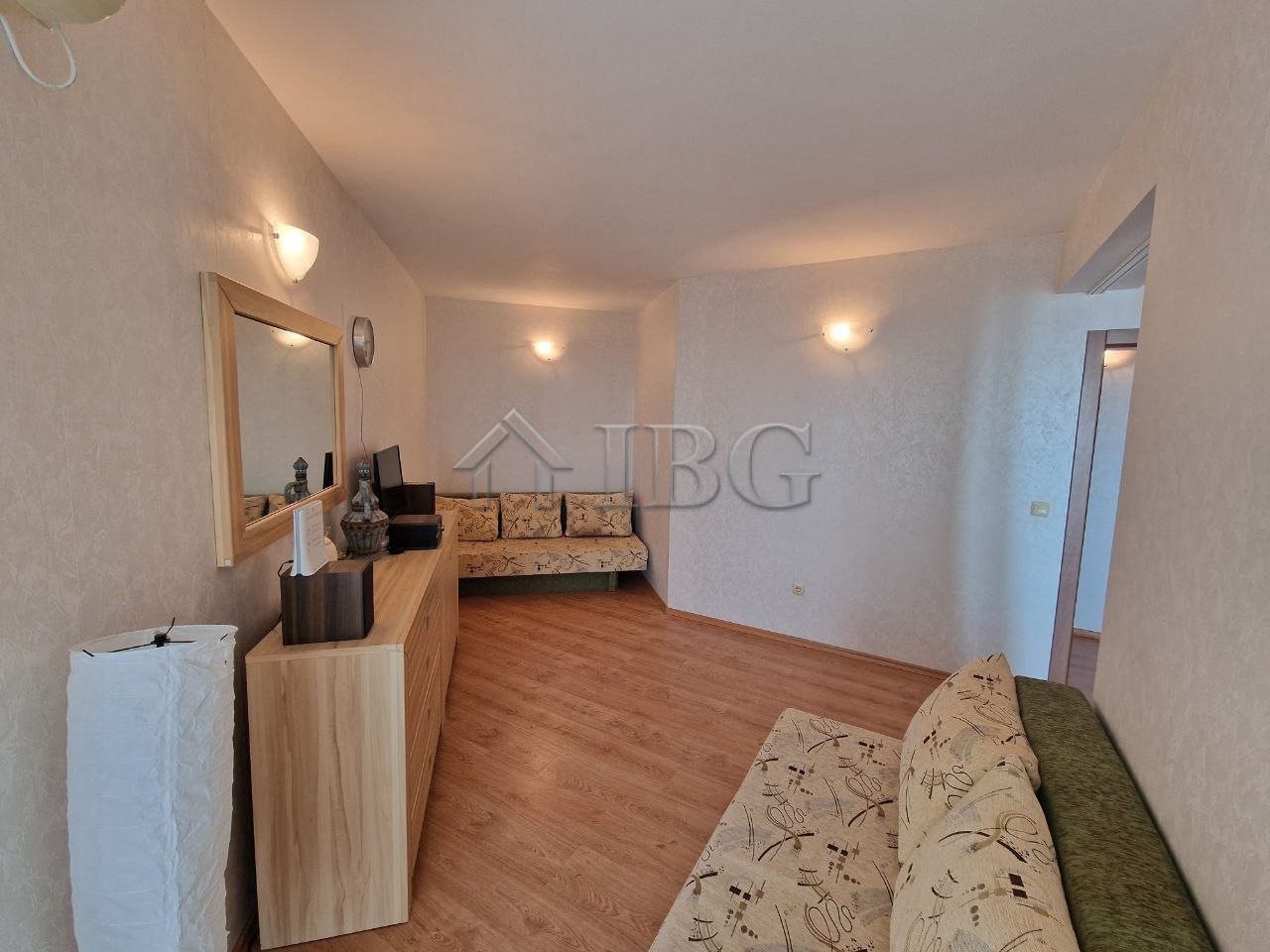 1 Bath, ApartmentFor Sale, Rutland Beach 1, Ulitsa