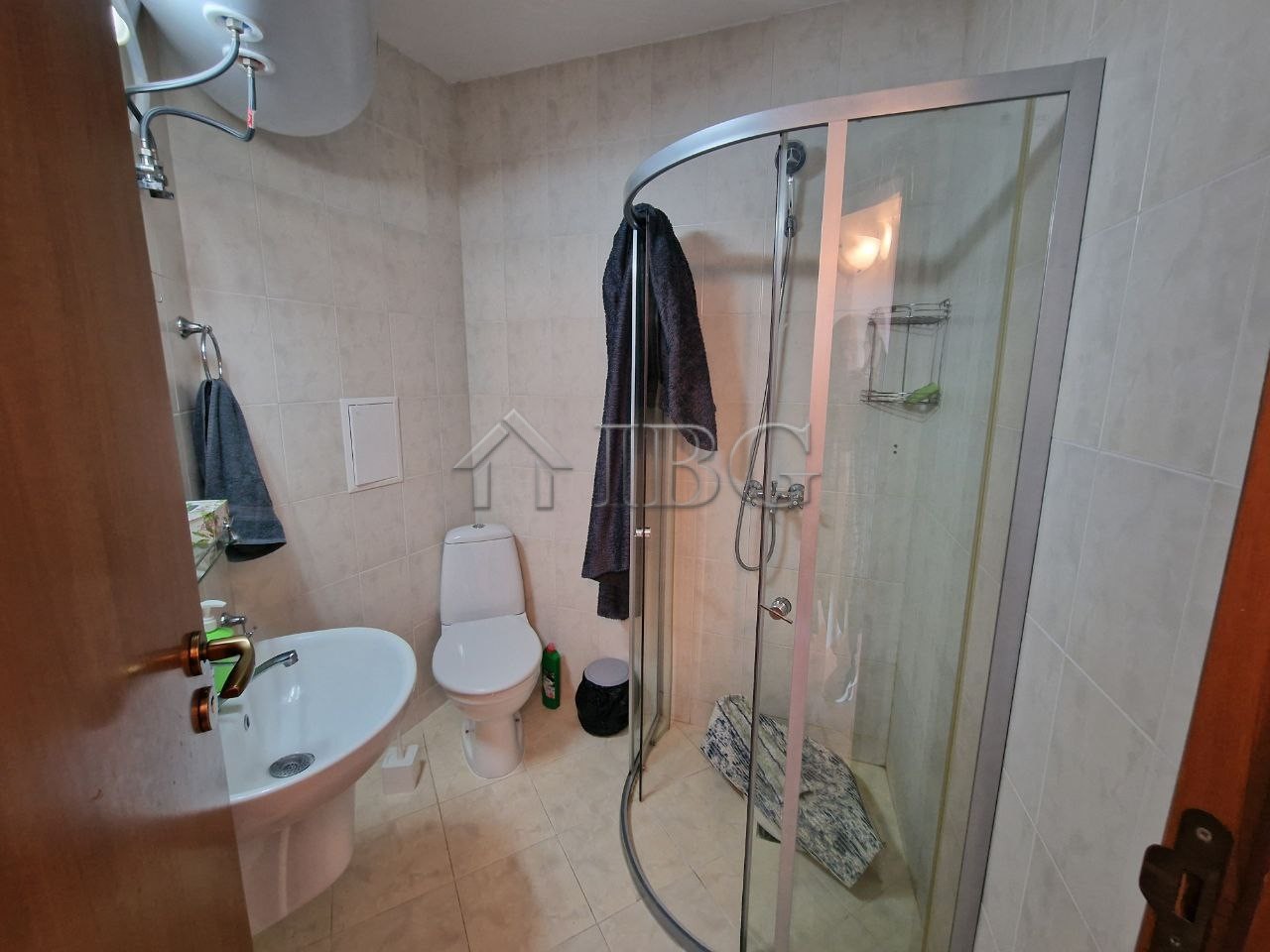 1 Bath, ApartmentFor Sale, Rutland Beach 1, Ulitsa