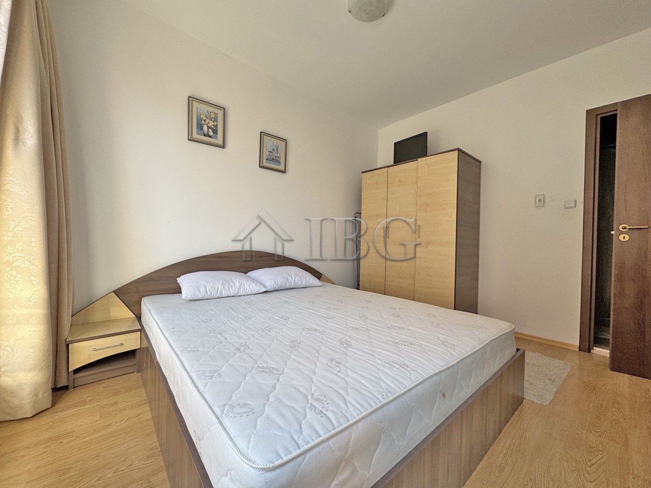 1 Bath, ApartmentFor Sale, Sunny Day 6