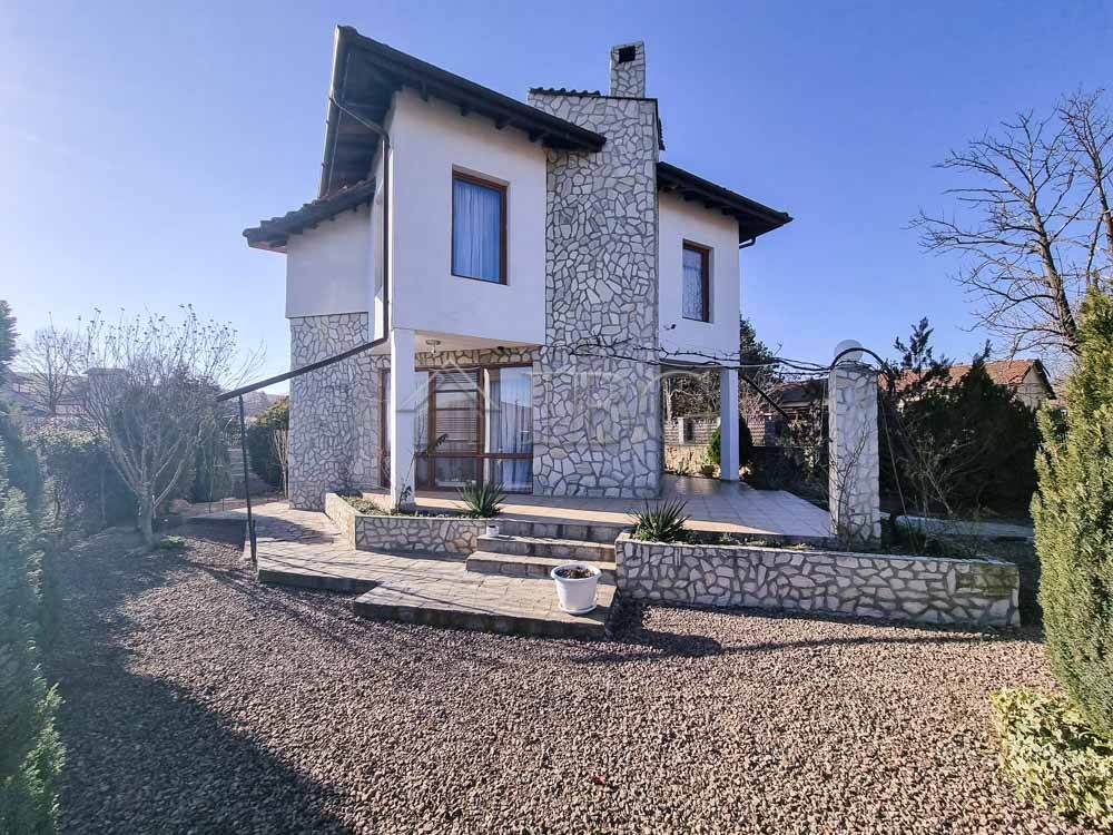 2 Bath, HouseFor Sale, Bata