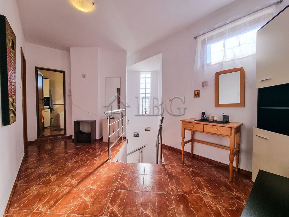 2 Bath, HouseFor Sale, Bata