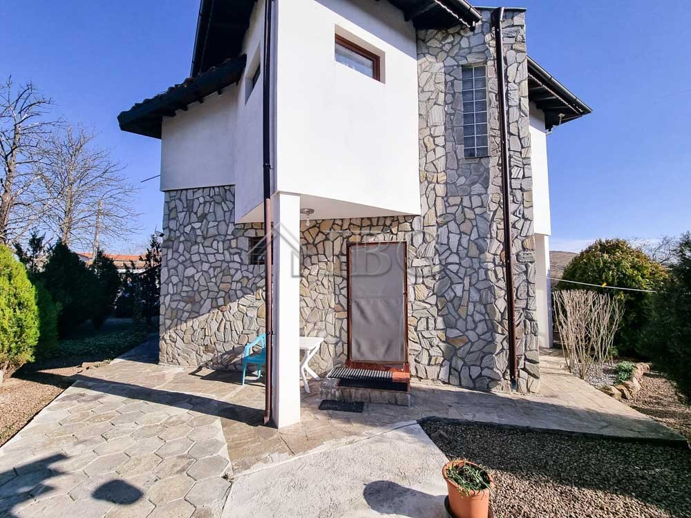 2 Bath, HouseFor Sale, Bata