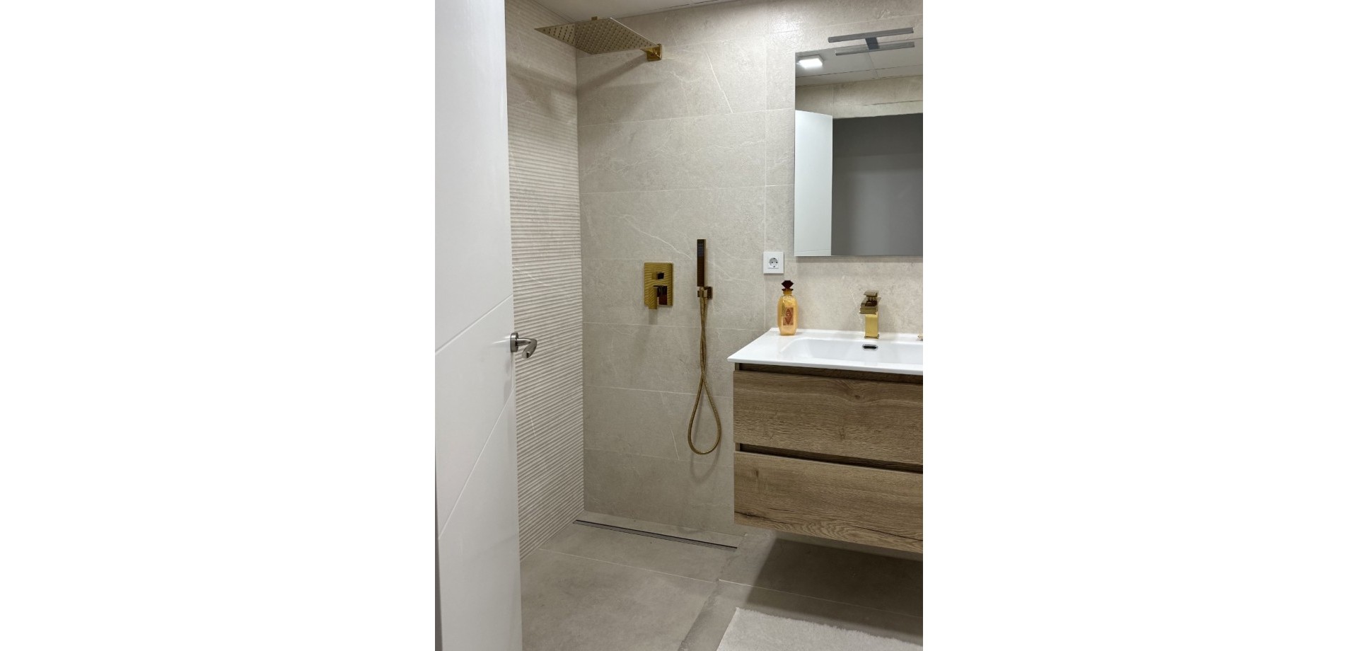 2 Bed, 2 Bath, ApartmentFor Sale, Torrevieja, Alicante