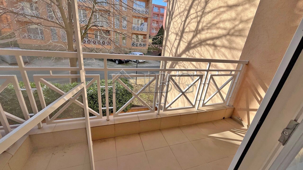1 Bath, ApartmentFor Sale, Sunny Day 6