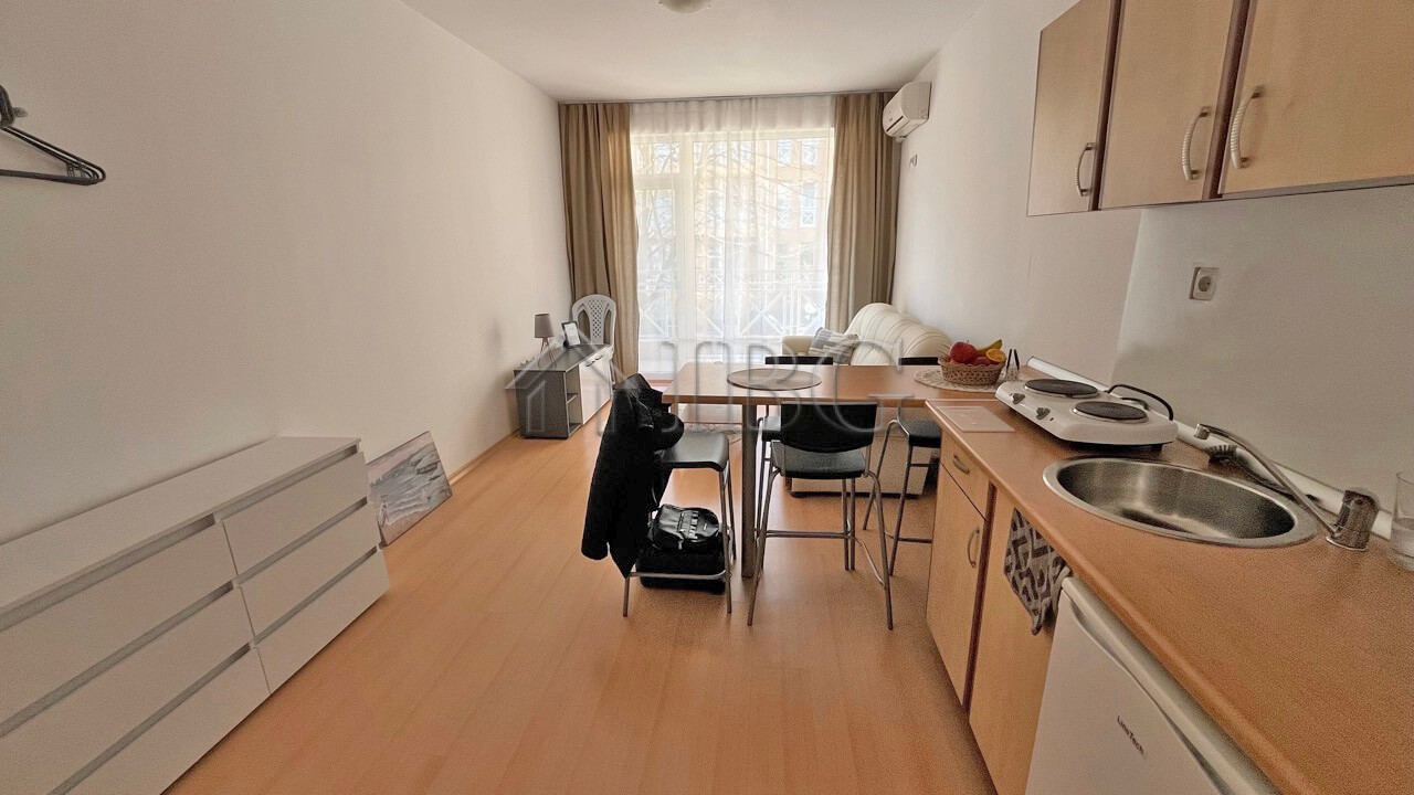 1 Bath, ApartmentFor Sale, Sunny Day 6