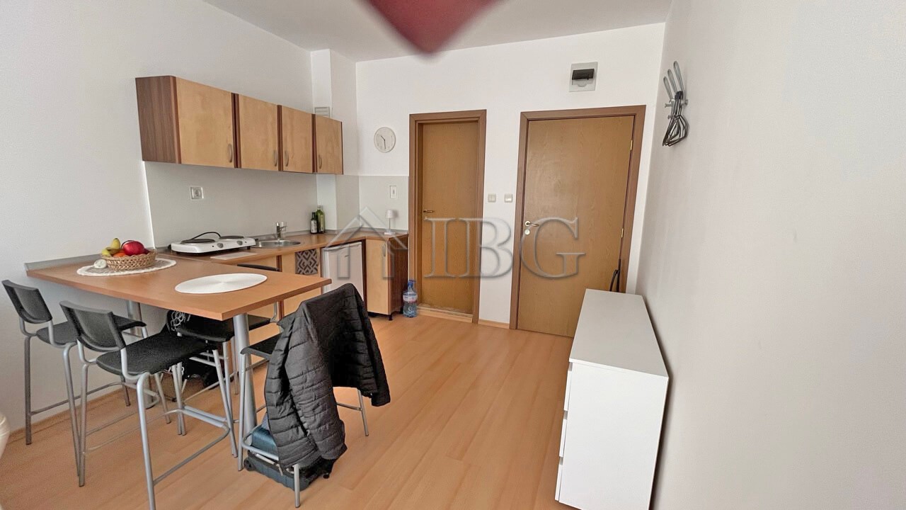 1 Bath, ApartmentFor Sale, Sunny Day 6