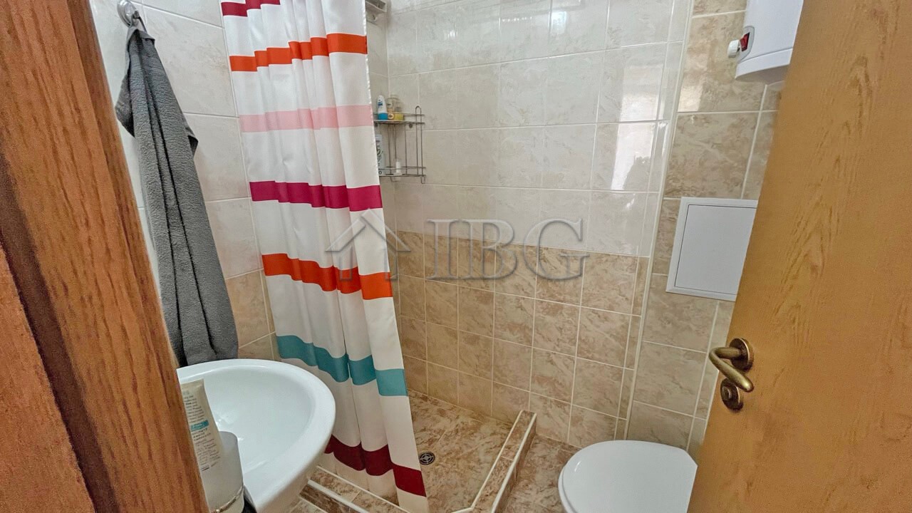 1 Bath, ApartmentFor Sale, Sunny Day 6