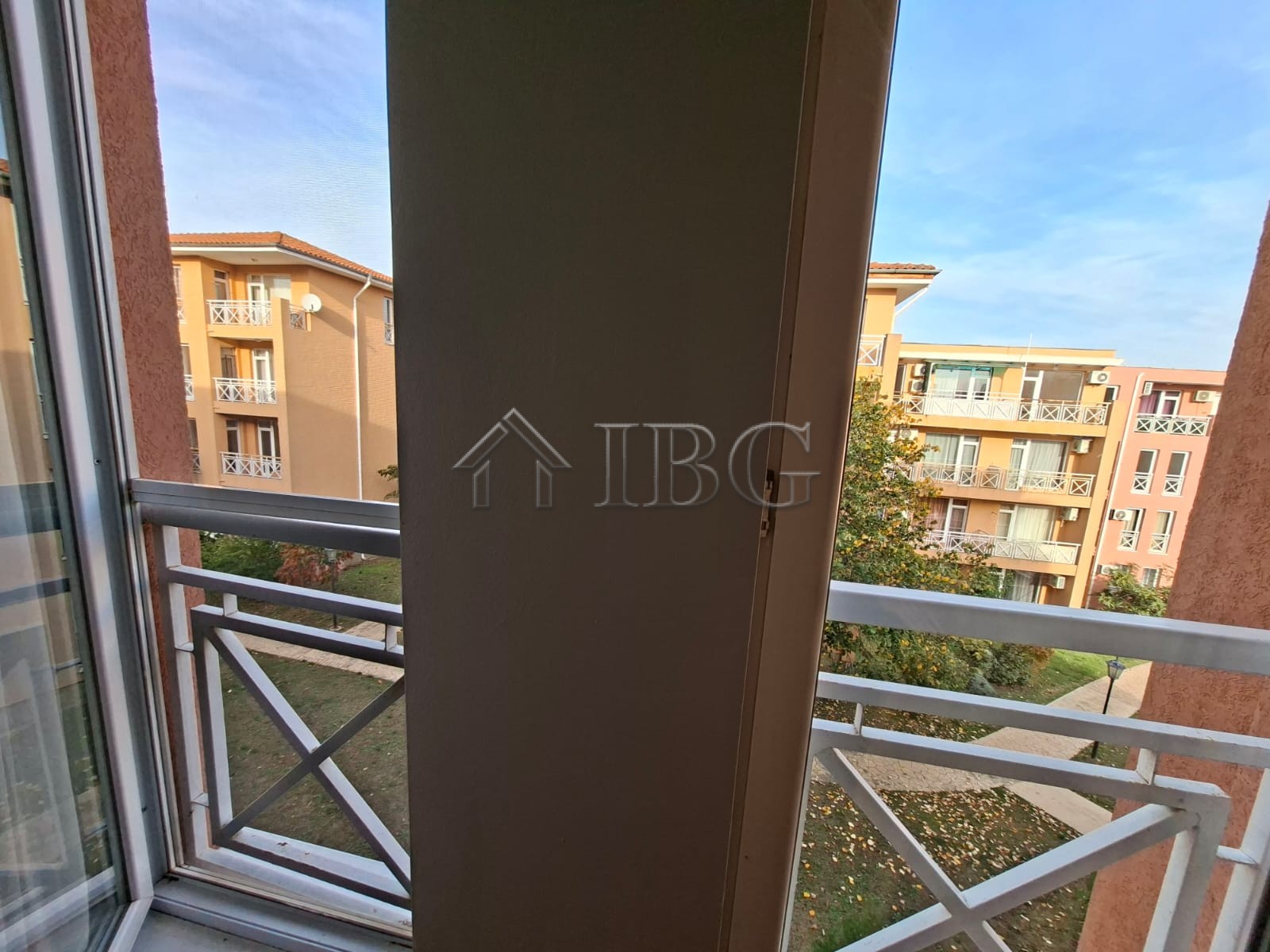 1 Bath, ApartmentFor Sale, Sunny Day 6