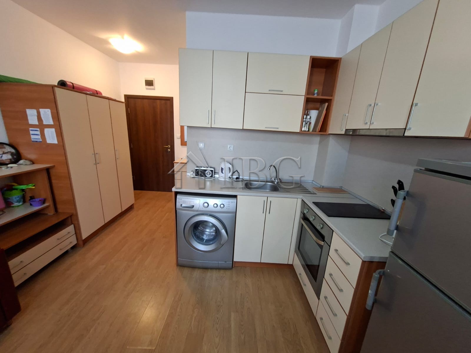 1 Bath, ApartmentFor Sale, Sunny Day 6