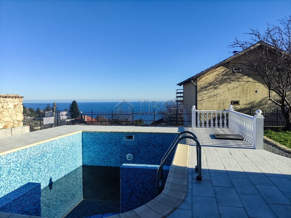 3 Bath, HouseFor Sale