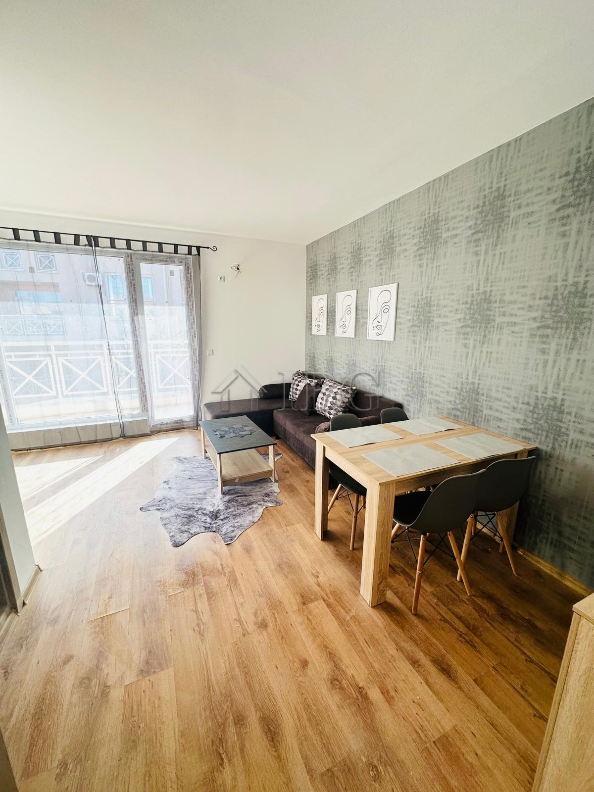 1 Bath, ApartmentFor Sale, Sunny Day 6