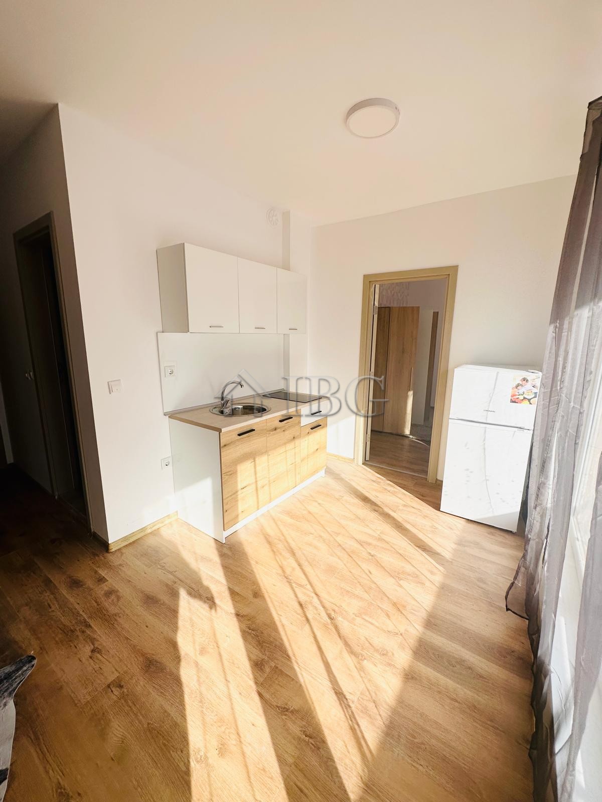 1 Bath, ApartmentFor Sale, Sunny Day 6