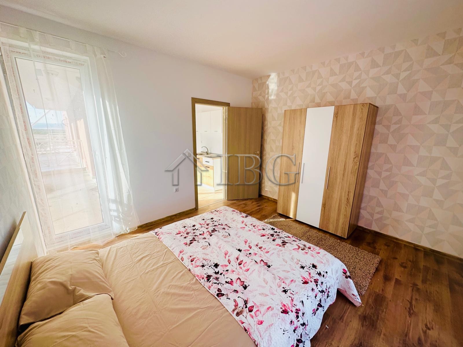 1 Bath, ApartmentFor Sale, Sunny Day 6