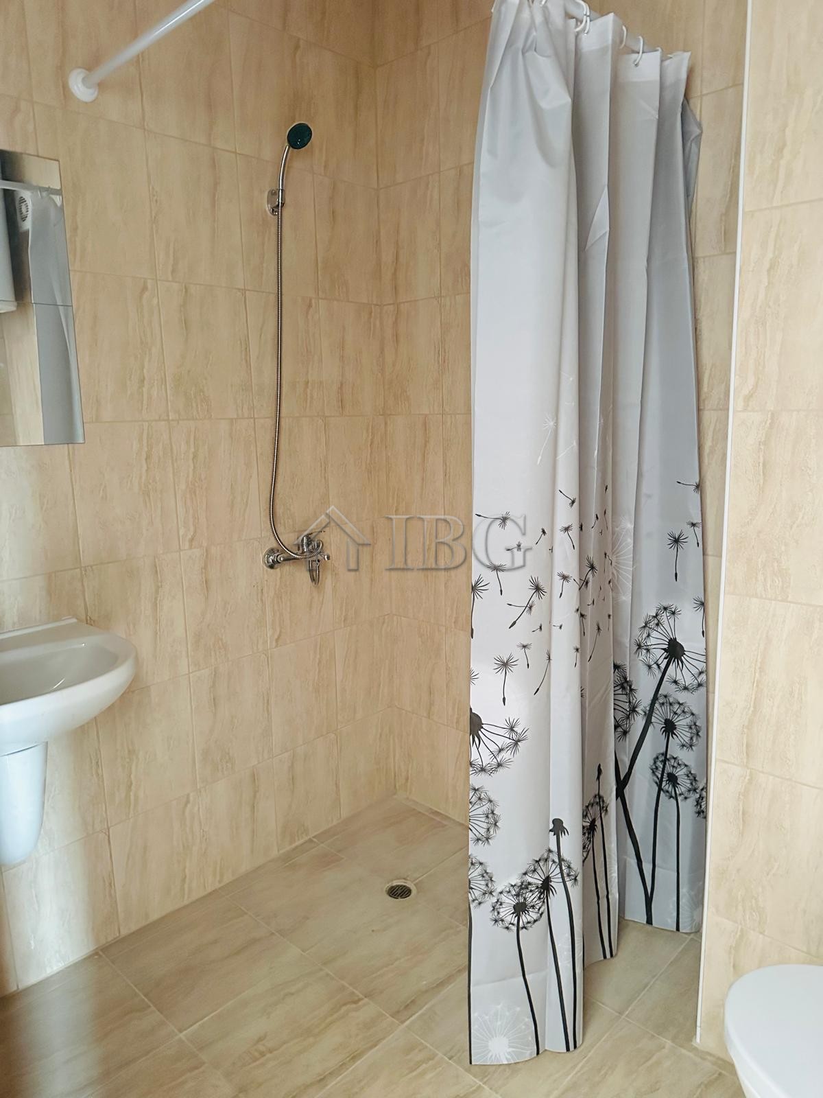 1 Bath, ApartmentFor Sale, Sunny Day 6