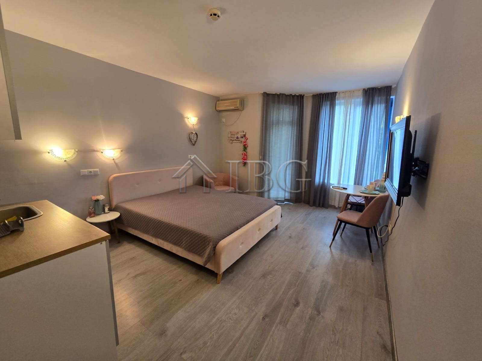 1 Bath, ApartmentFor Sale, Aparthotel 