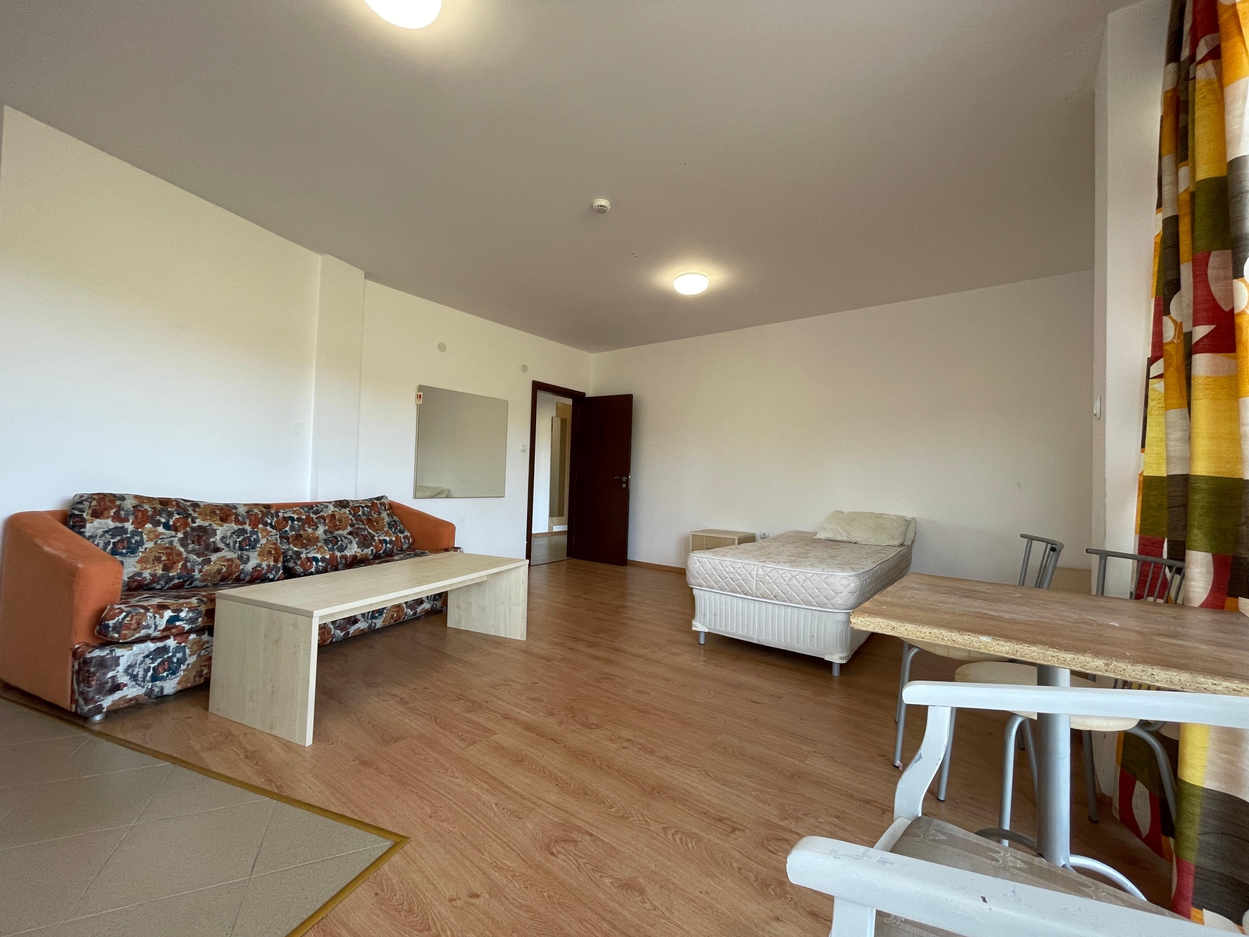 1 Bath, ApartmentFor Sale, Gardenia Hills, Ul.