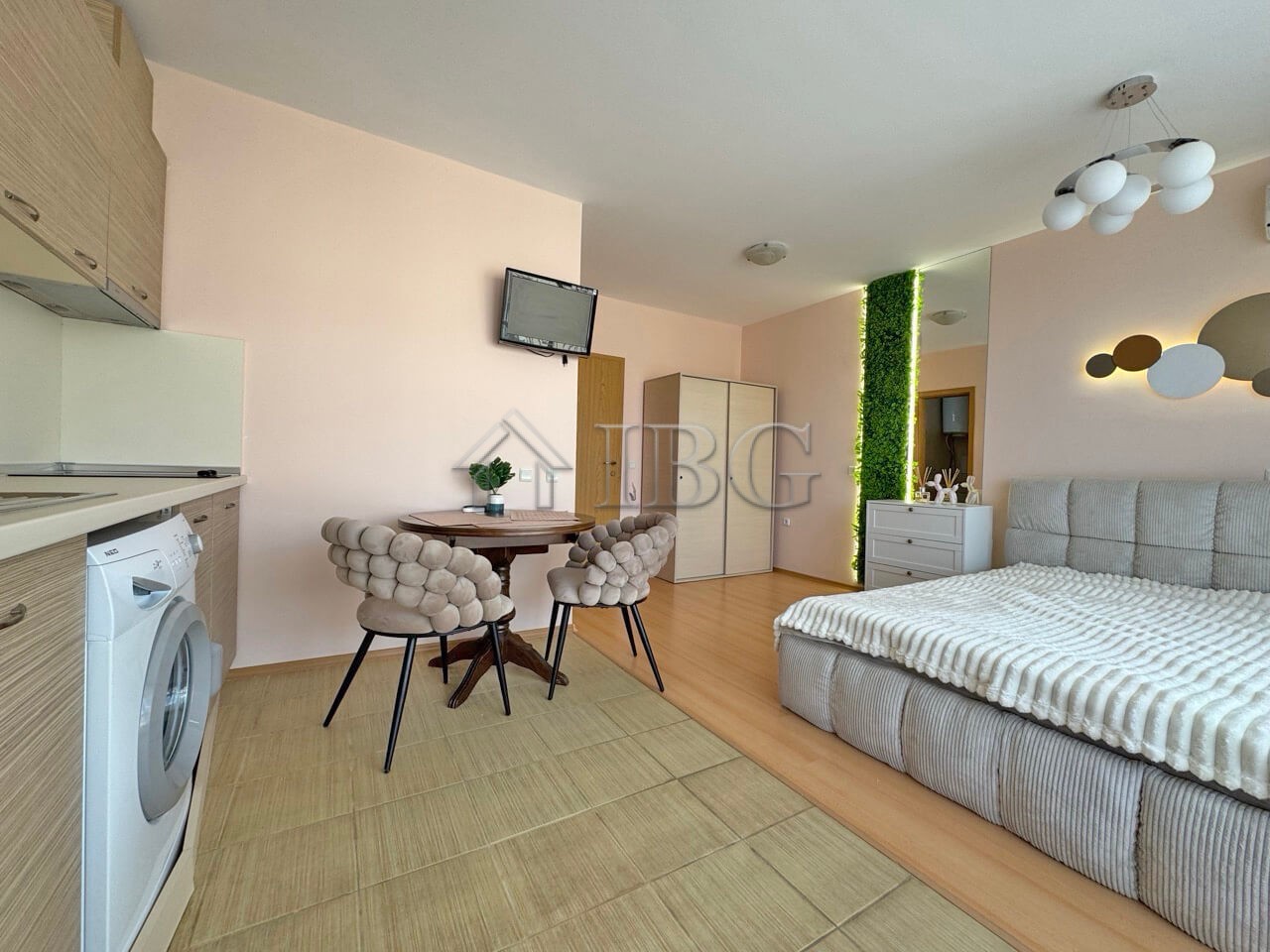 1 Bath, ApartmentFor Sale, Menada Diamond Bay Apartments, Чайка