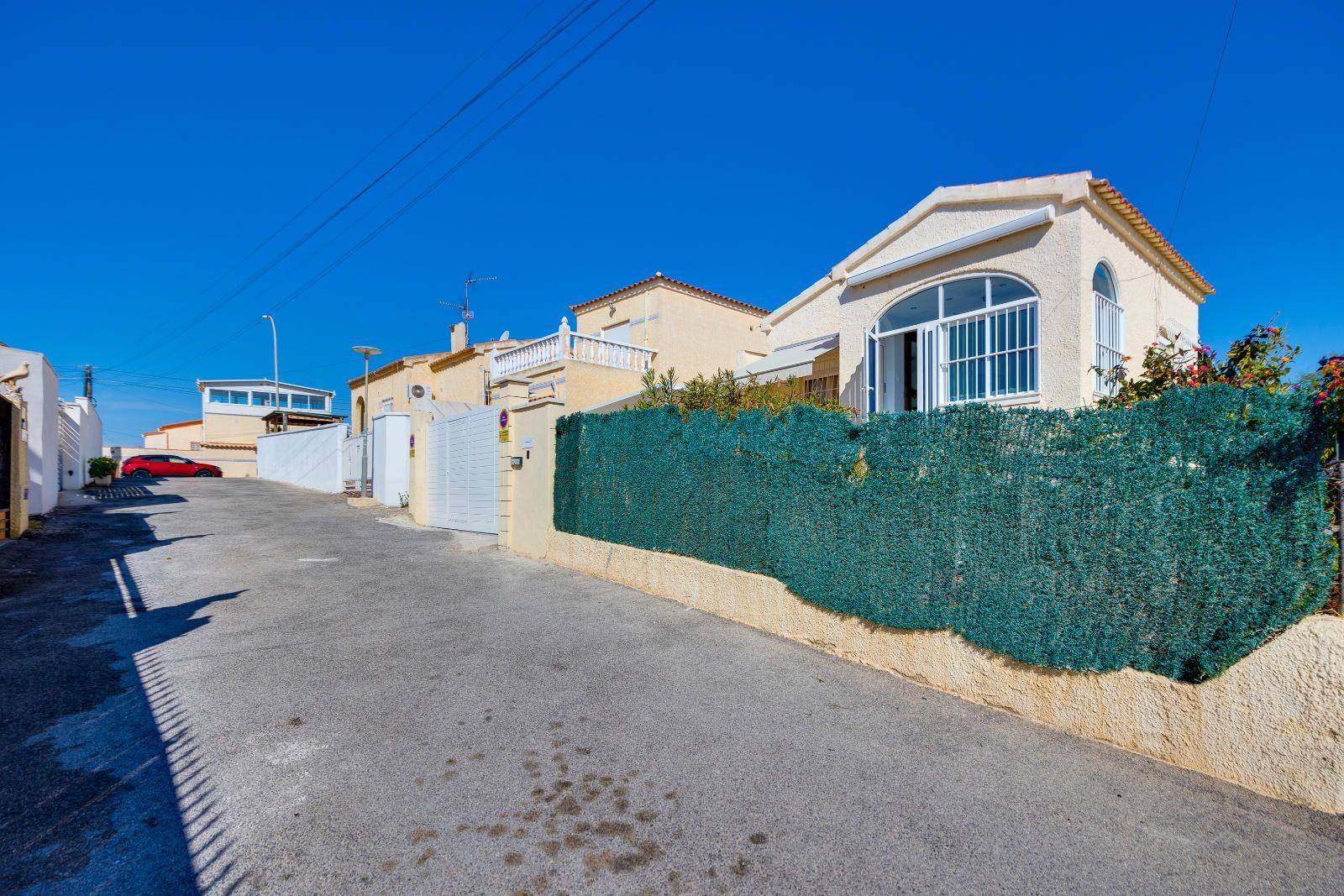 2 Bed, 1 Bath, HouseFor Sale, San Fulgencio, Alicante