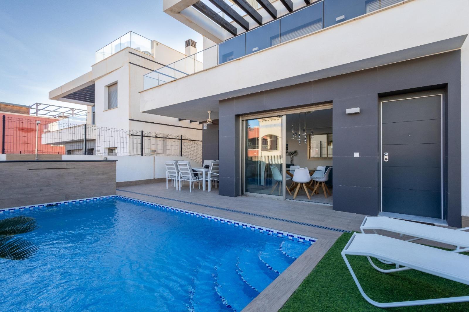 4 Bed, 3 Bath, HouseFor Sale, Orihuela Costa, Alicante