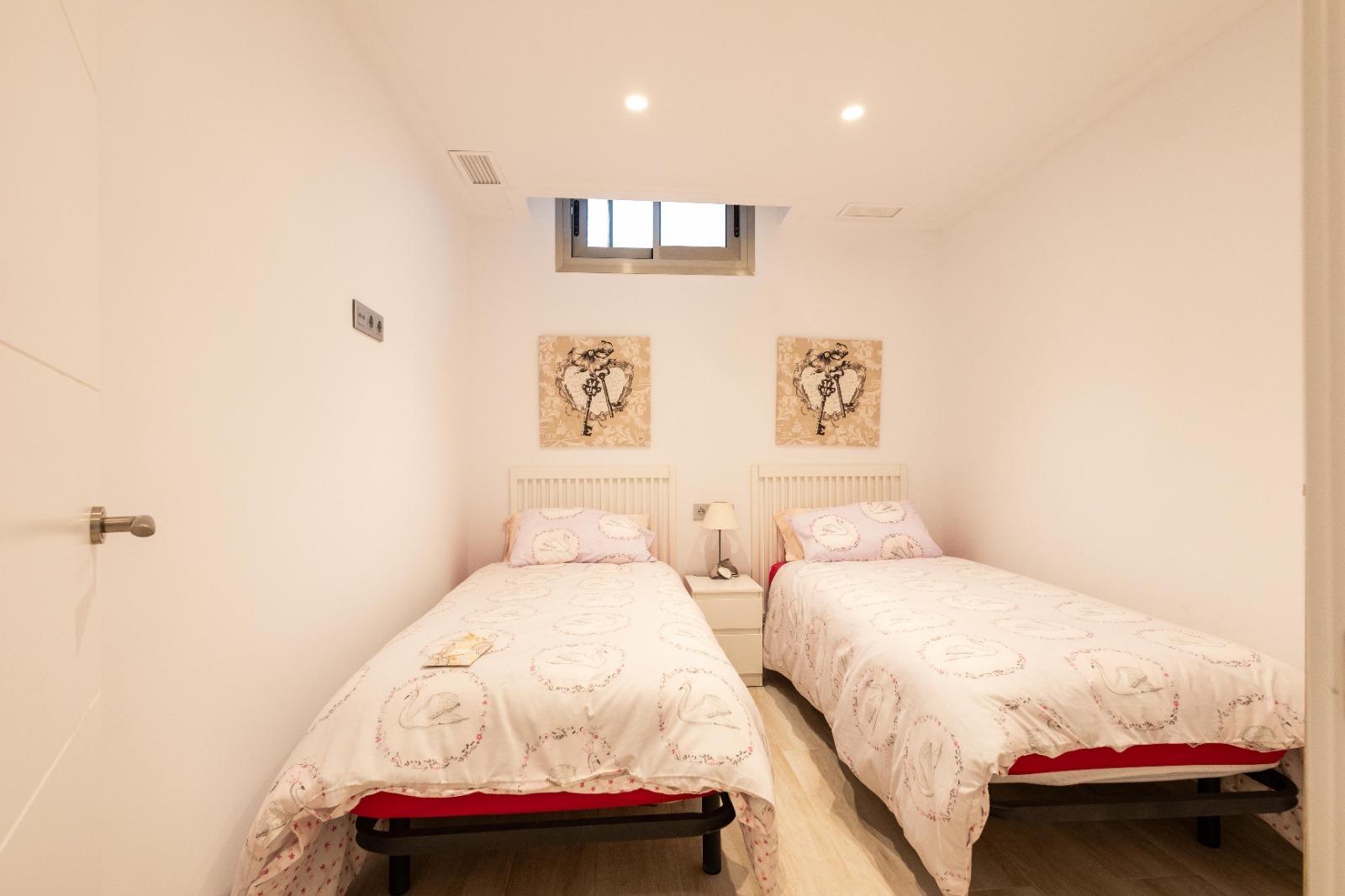 4 Bed, 3 Bath, HouseFor Sale, Orihuela Costa, Alicante