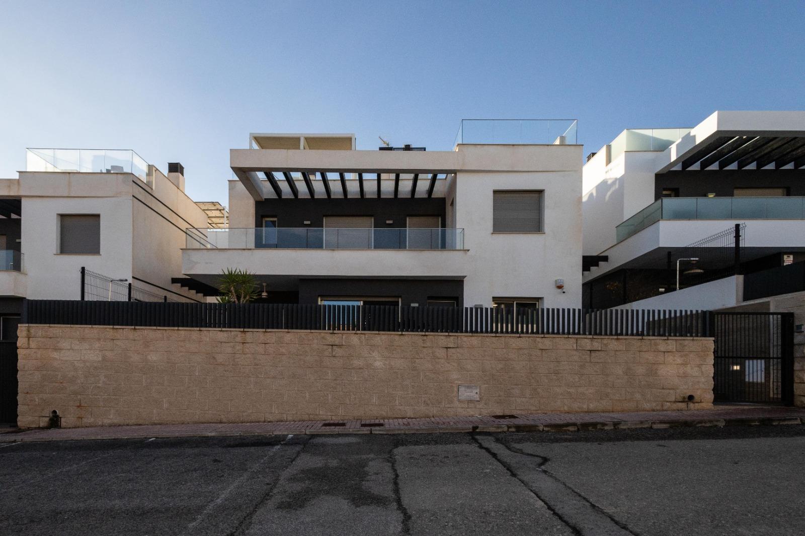 4 Bed, 3 Bath, HouseFor Sale, Orihuela Costa, Alicante