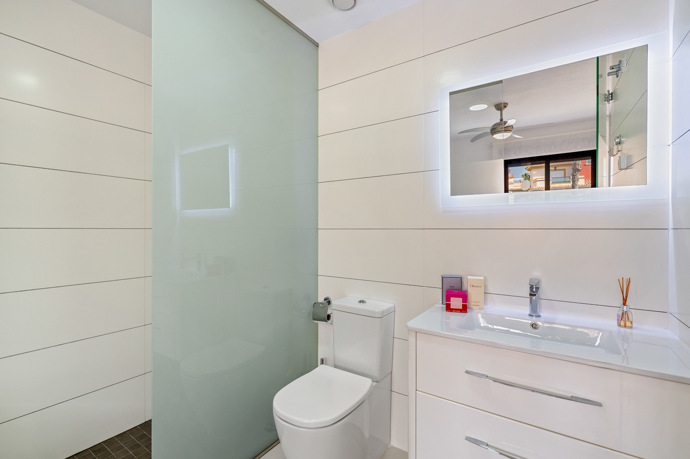 2 Bed, 2 Bath, ApartmentFor Sale, Orihuela Costa, Alicante