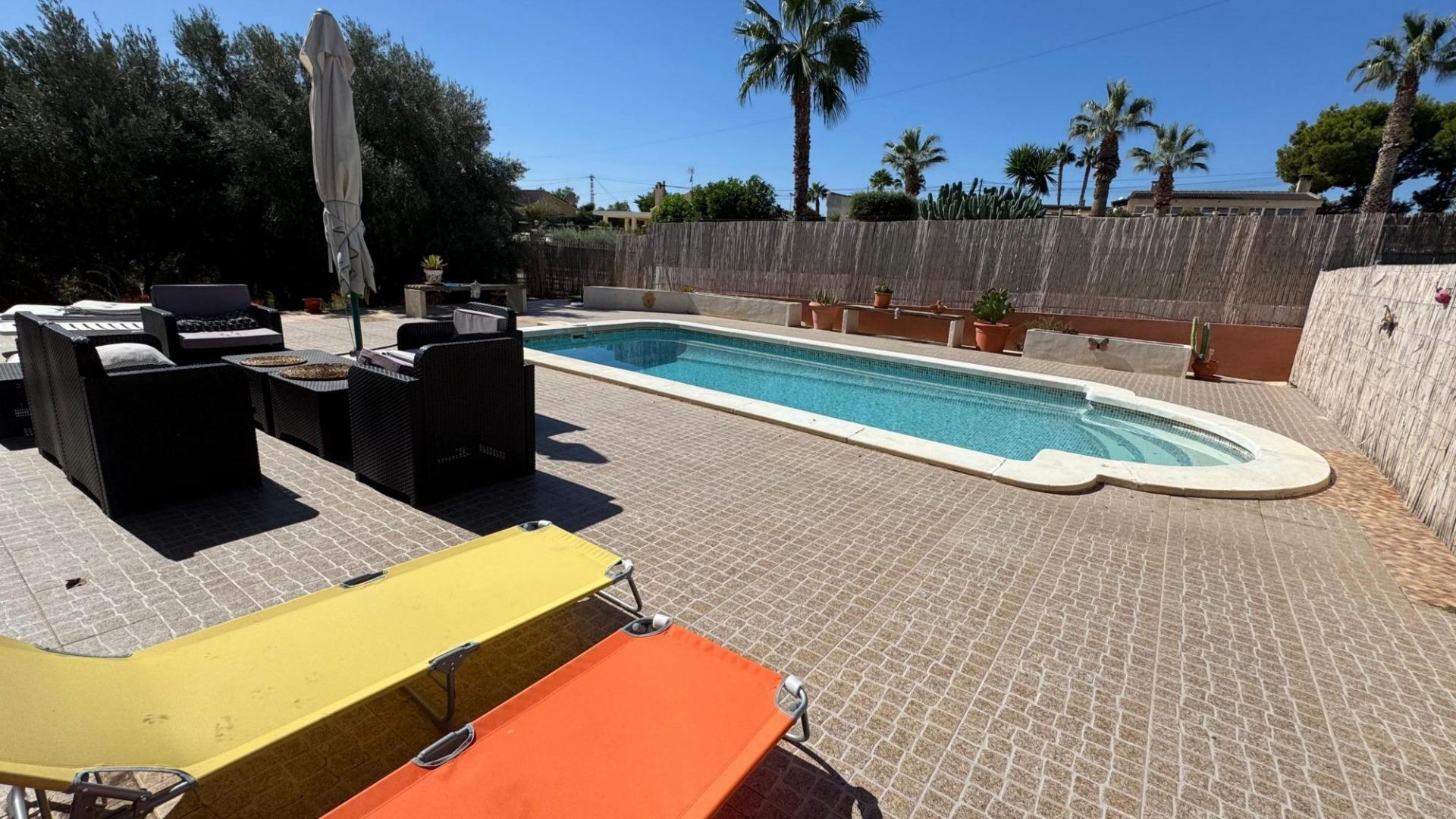 6 Bed, 2 Bath, HouseFor Sale, Albatera, Alicante