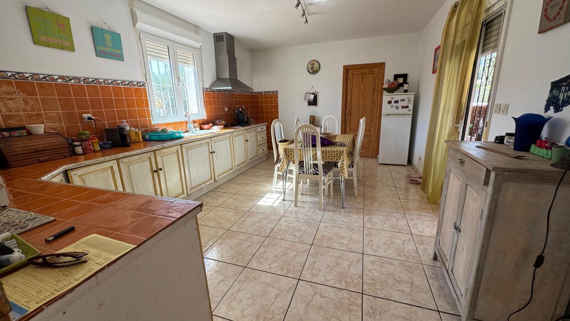 6 Bed, 2 Bath, HouseFor Sale, Albatera, Alicante