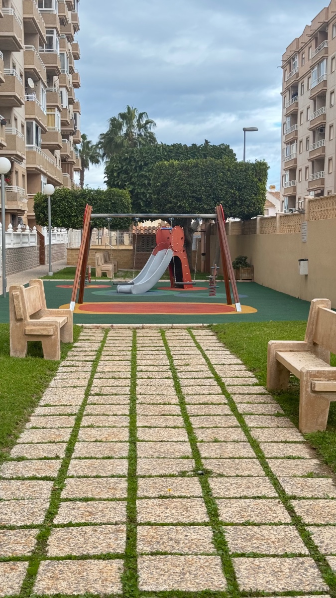 2 Bed, 1 Bath, ApartmentFor Sale, Torrevieja, Alicante