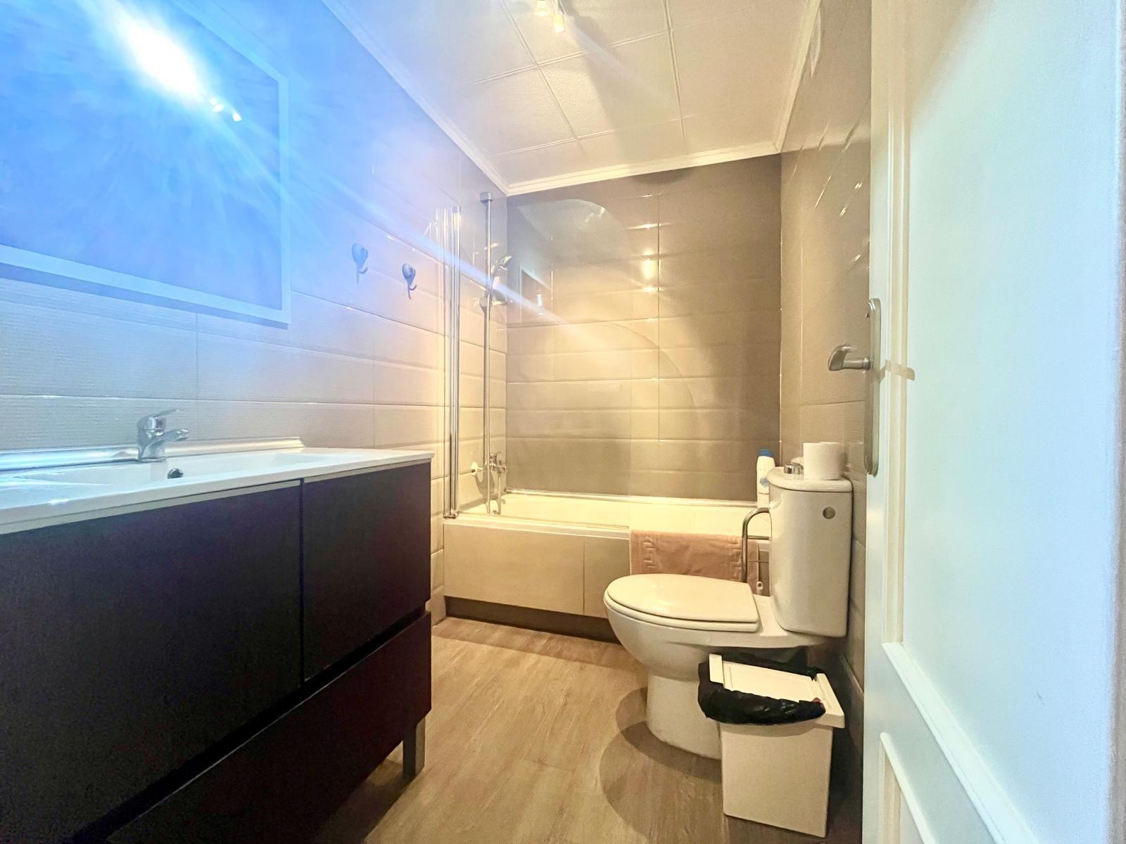 2 Bed, 1 Bath, ApartmentFor Sale, Torrevieja, Alicante