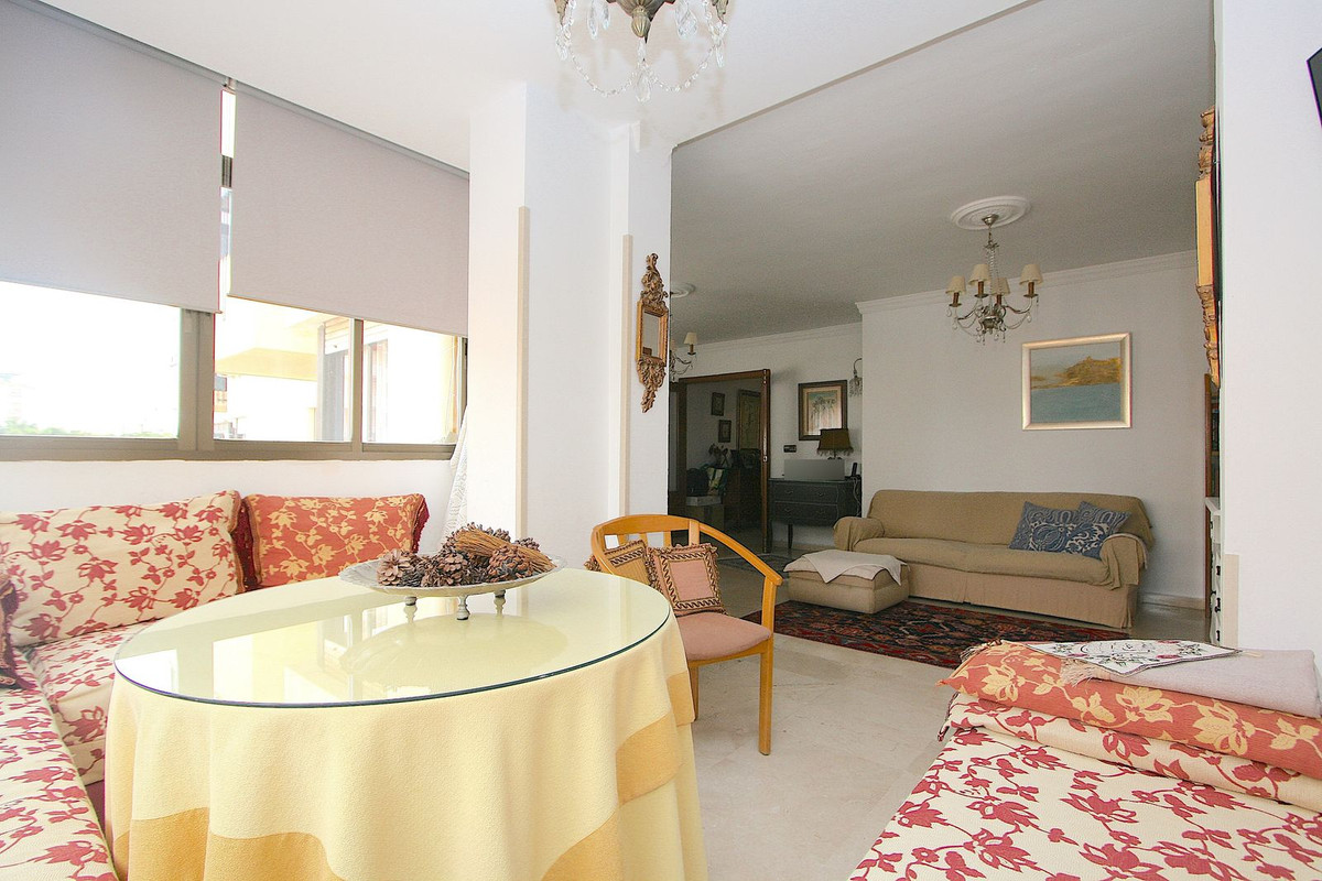 3 Bed, 2 Bath, ApartmentFor Sale, Fuengirola, Malaga