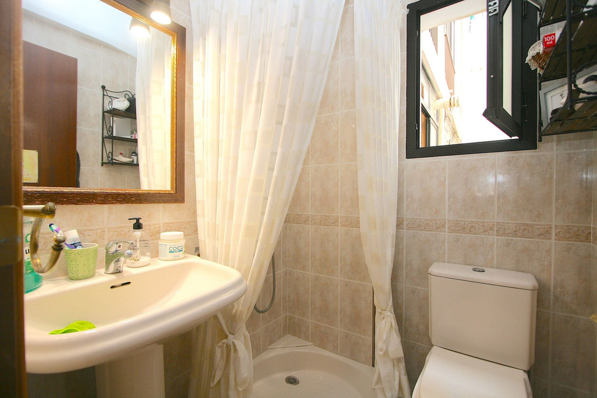 3 Bed, 2 Bath, ApartmentFor Sale, Fuengirola, Malaga