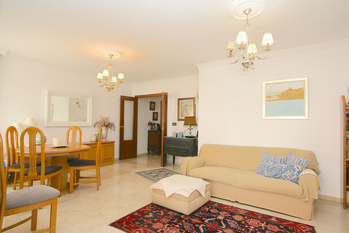 3 Bed, 2 Bath, ApartmentFor Sale, Fuengirola, Malaga