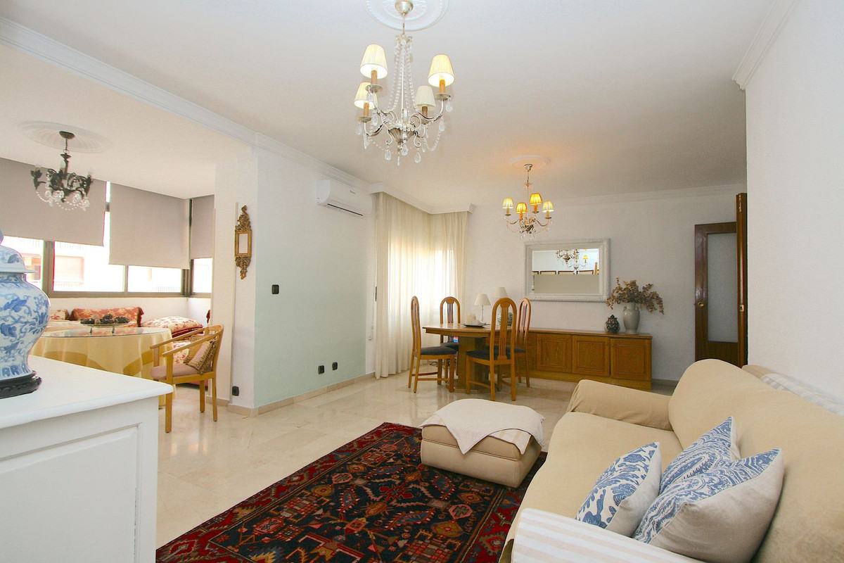 3 Bed, 2 Bath, ApartmentFor Sale, Fuengirola, Malaga