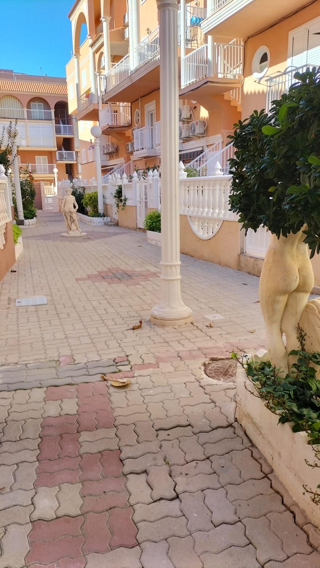 2 Bed, 1 Bath, ApartmentFor Sale, Torrevieja, Alicante