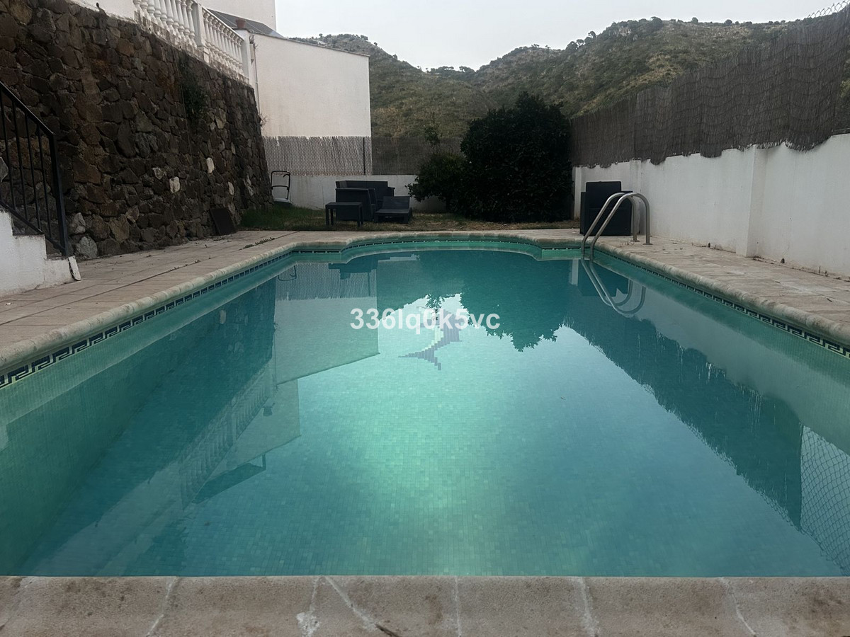 4 Bed, 3 Bath, HouseFor Sale, Benahavis, Malaga