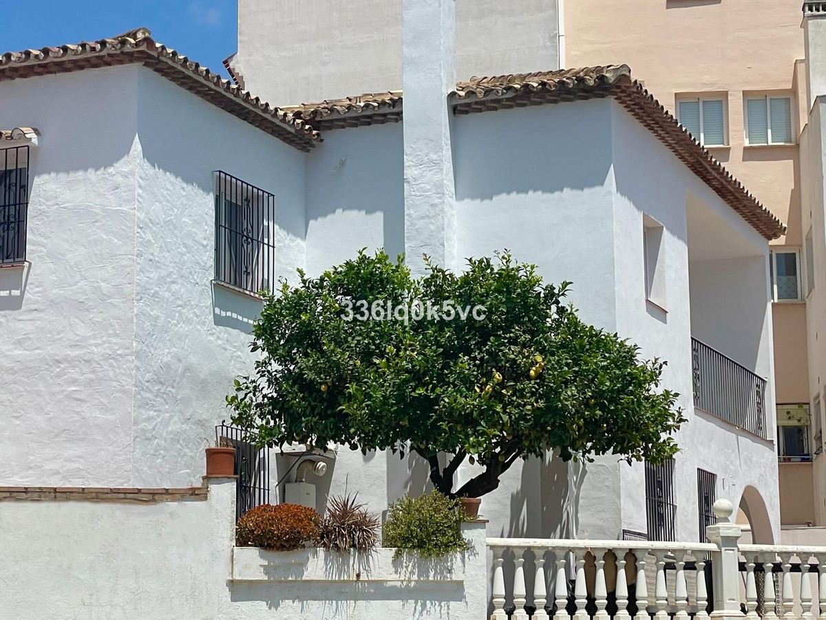 4 Bed, 3 Bath, HouseFor Sale, Benahavis, Malaga