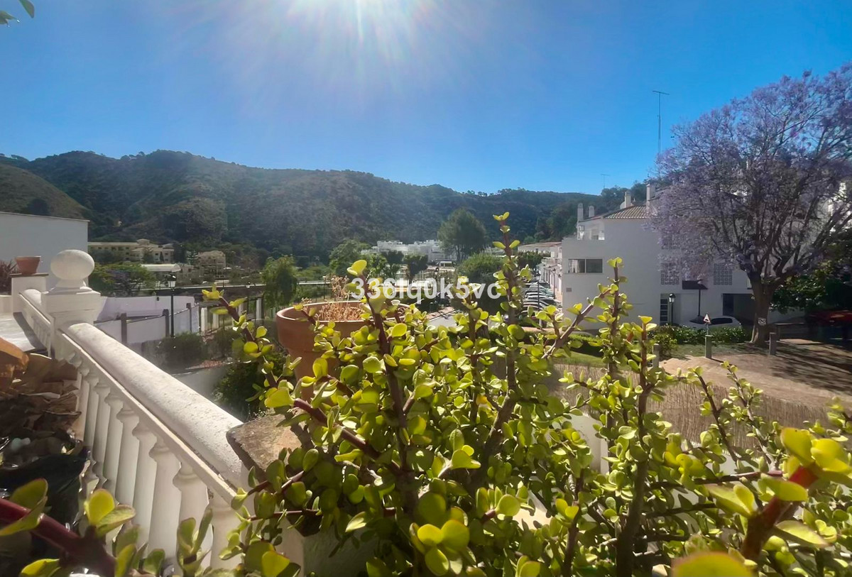 4 Bed, 3 Bath, HouseFor Sale, Benahavis, Malaga