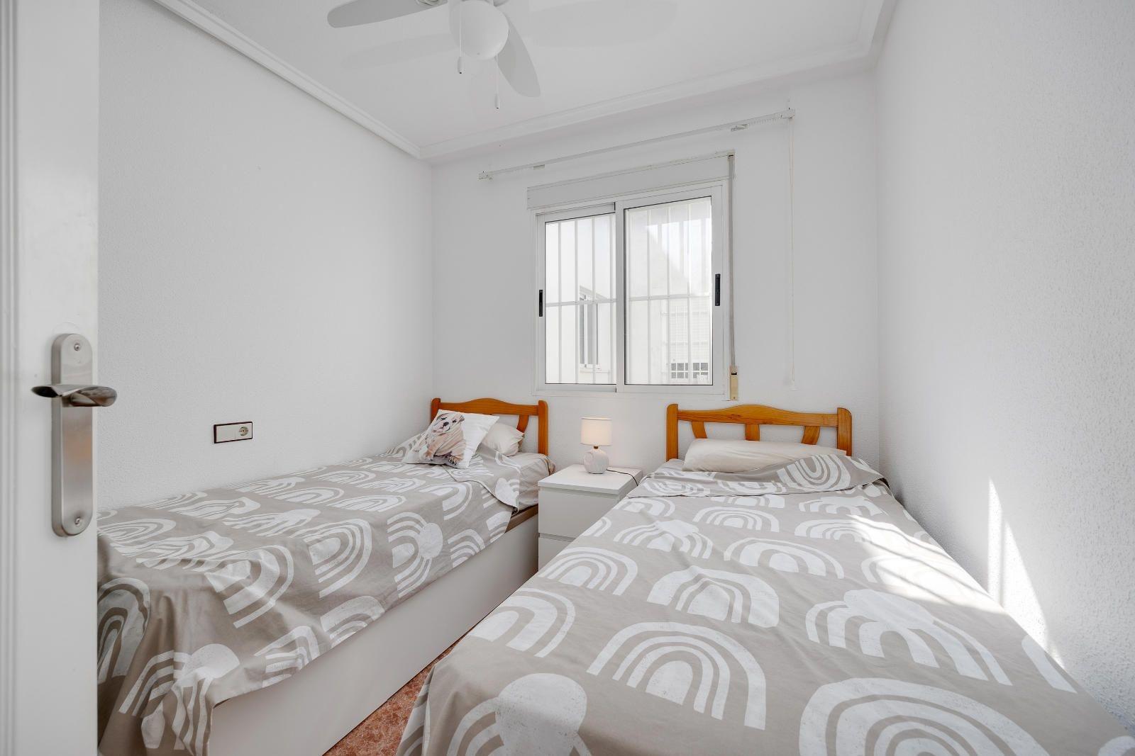 2 Bed, 1 Bath, ApartmentFor Sale, Torrevieja, Alicante