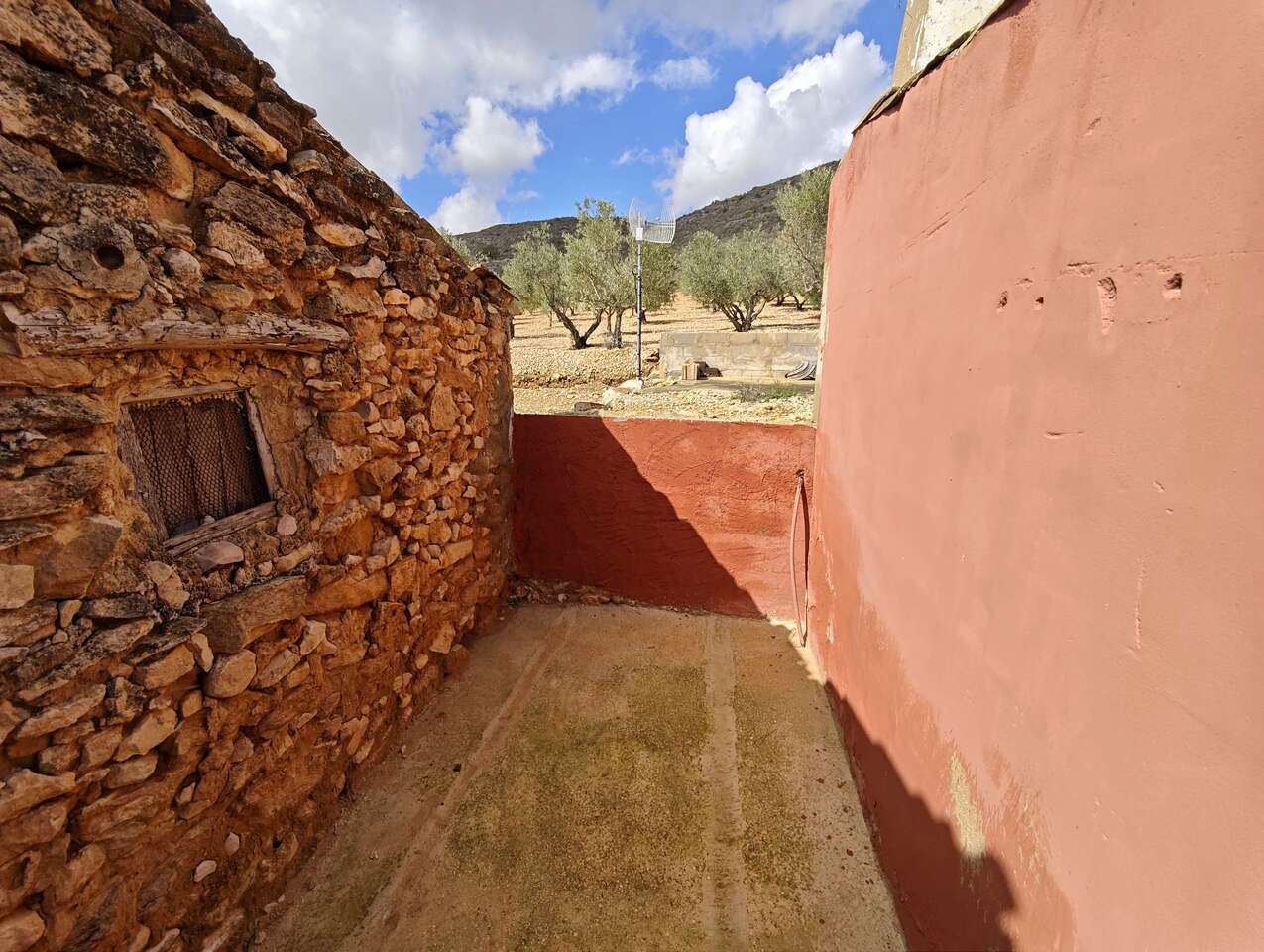 4 Bed, 2 Bath, HouseFor Sale, Yecla, Murcia